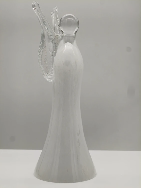 Elegancki Anioł ze Szkła 26cm – Pamiątka Komunii i Chrztu – Ręcznie Formowana Figurka Biała