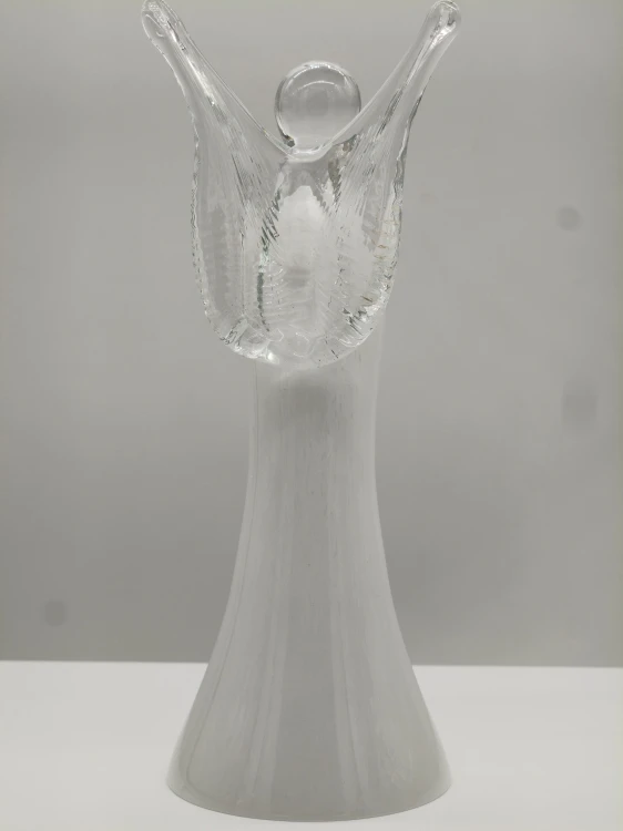 Elegancki Anioł ze Szkła 26cm – Pamiątka Komunii i Chrztu – Ręcznie Formowana Figurka Biała