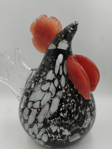 Szklana kura dekoracyjna wzór KCB, kolorowa figurka rzemieślnicza handmade z polskiej huty szkła artystycznego.