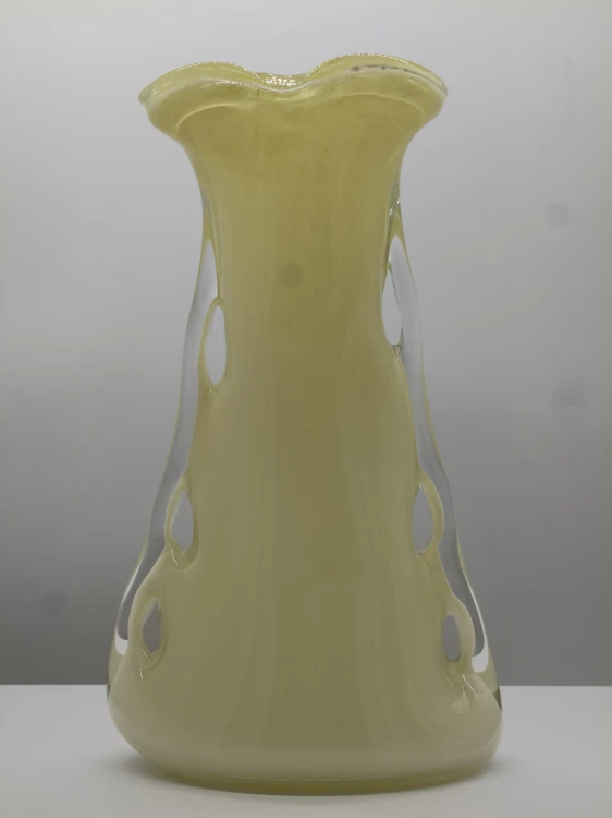 Szklany wazon artystyczny Płetwa Rekina K-IVORY – polskie szkło handmade – 31 cm