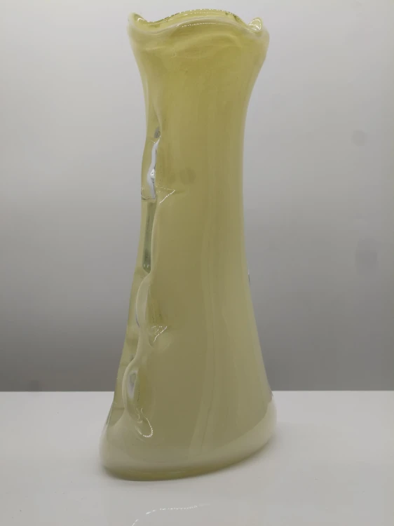 Szklany wazon artystyczny Płetwa Rekina K-IVORY – polskie szkło handmade – 31 cm