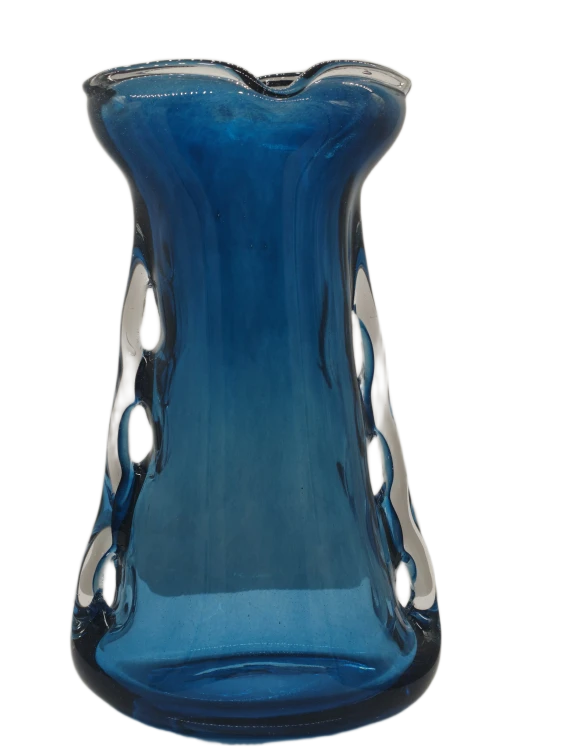 Wazon Płetwa Rekina K-NIEBIESKI-TRANSPARENT, przezroczyste niebieskie szkło handmade do salonu.
