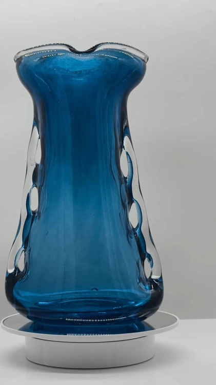 Szklany wazon artystyczny Płetwa Rekina K-NIEBIESKI-TRANSPARENT – polskie szkło handmade – 31 cm