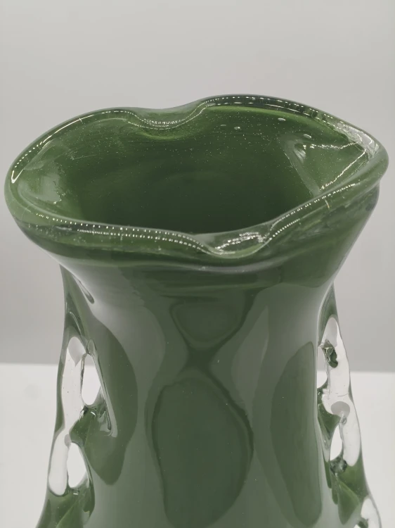 Szklany wazon artystyczny Płetwa Rekina K-OLIVEGREEN – polskie szkło handmade – 31 cm