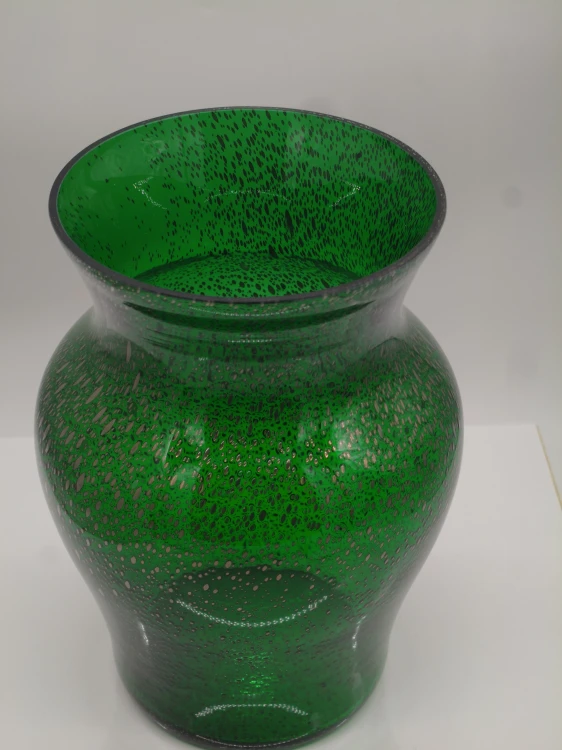 Elegancki polski wazon dekoracyjny o średnicy 18 cm w odcieniu głębokiej szmaragdowej zieleni